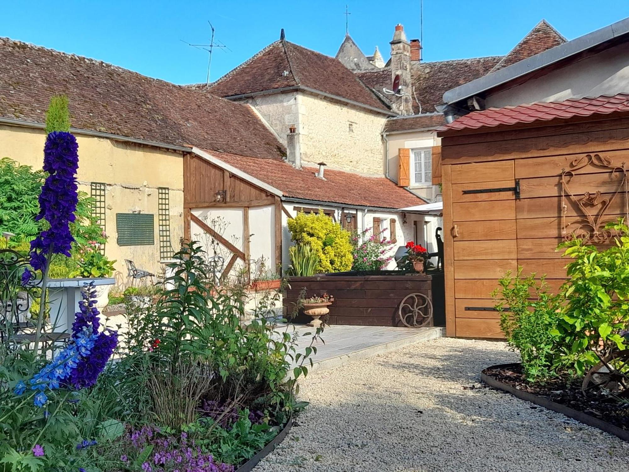 Aux Sources De Ouanne住宿加早餐旅馆 外观 照片