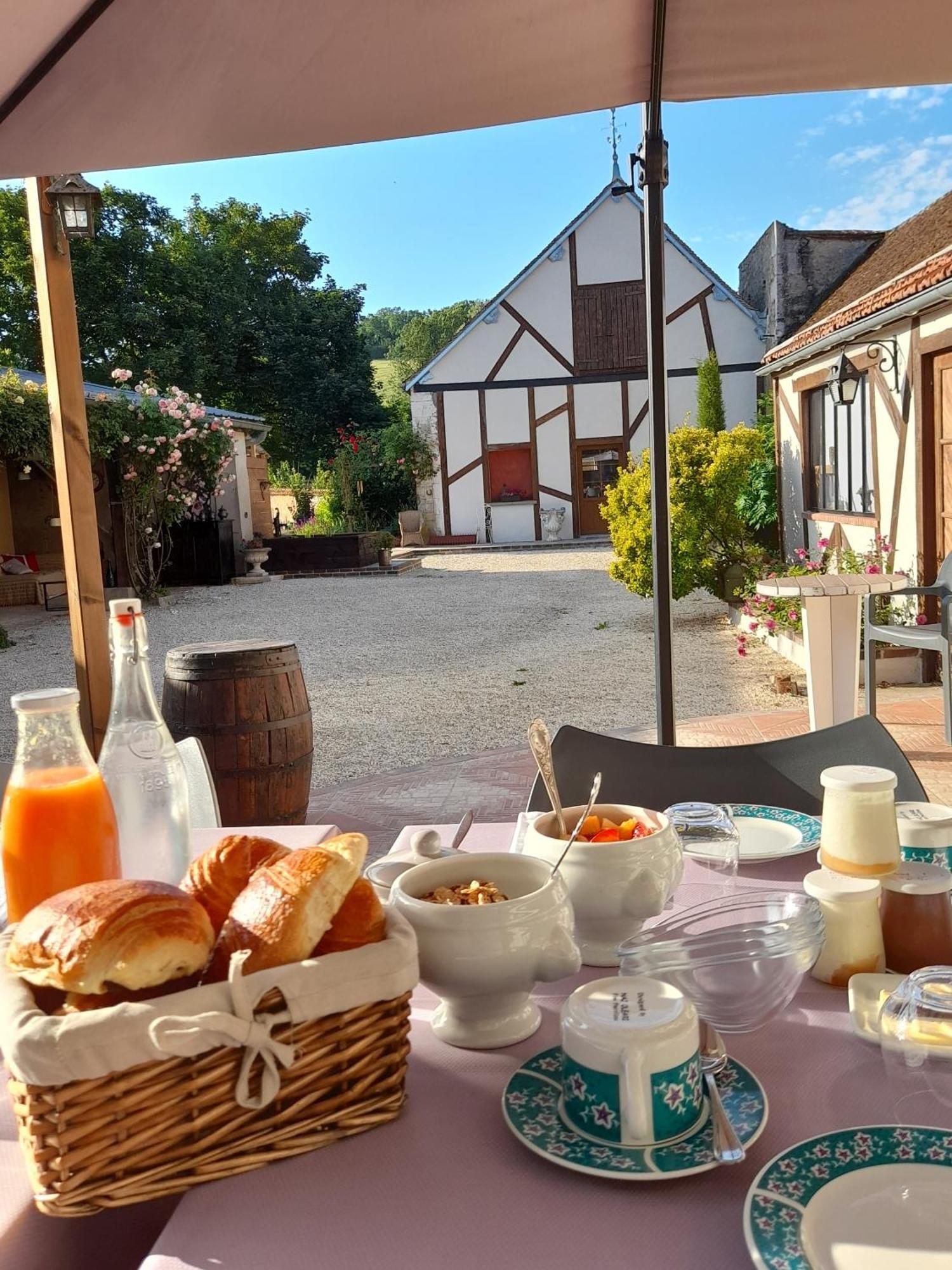 Aux Sources De Ouanne住宿加早餐旅馆 外观 照片